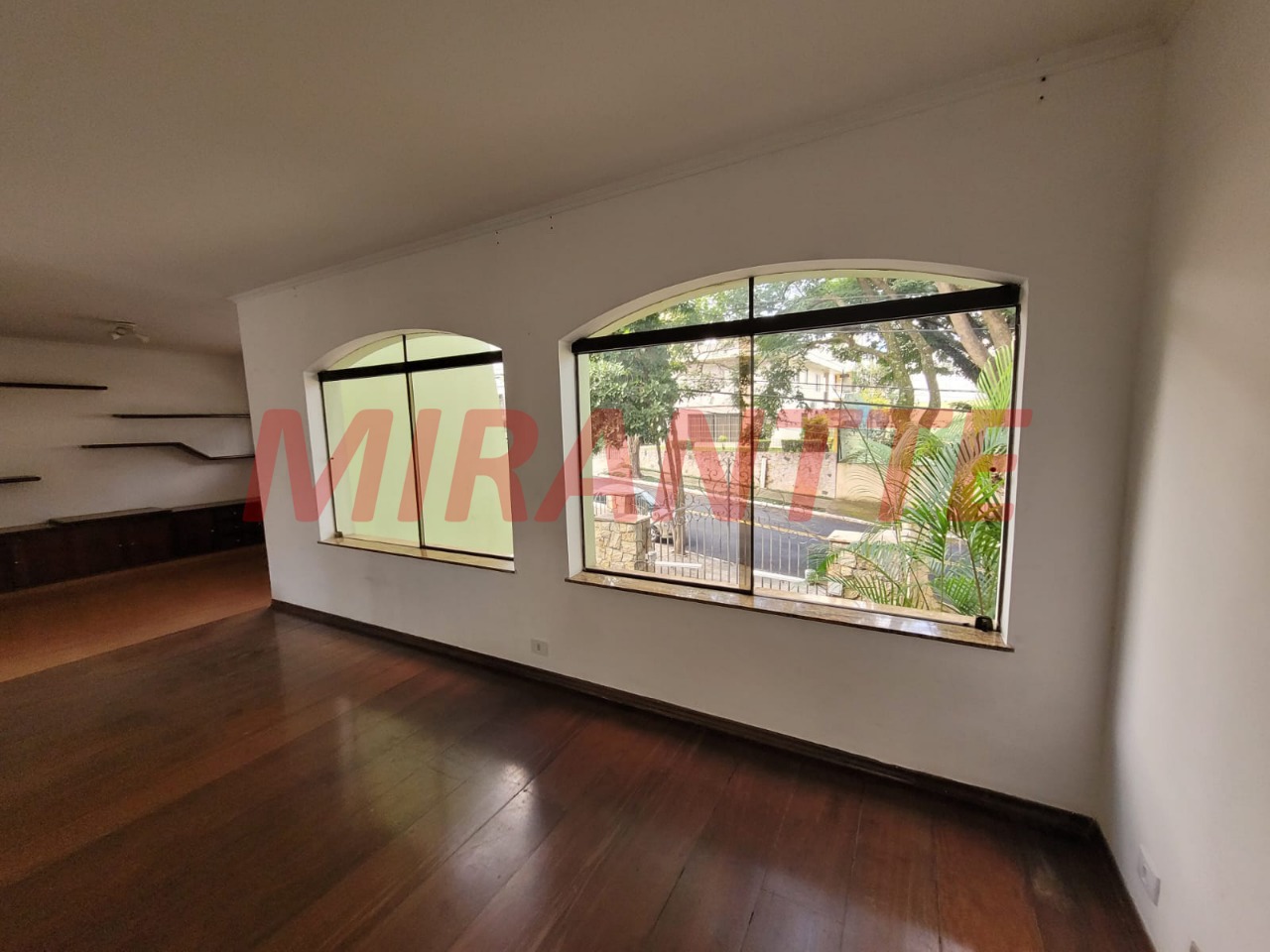 Sobrado de 468m² com 4 quartos em Jardim São Bento