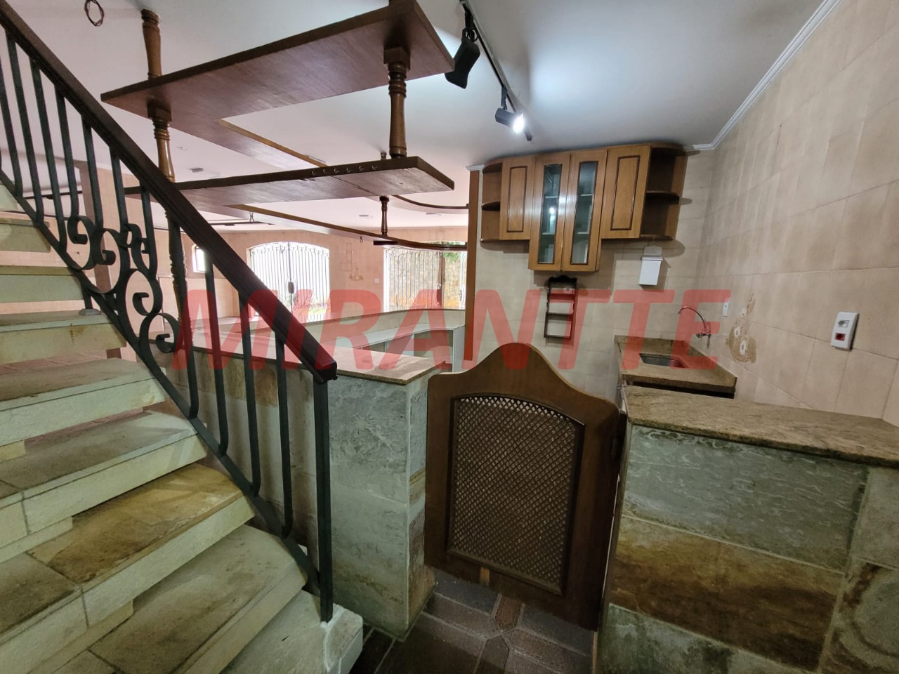 Sobrado de 468m² com 4 quartos em Jardim São Bento