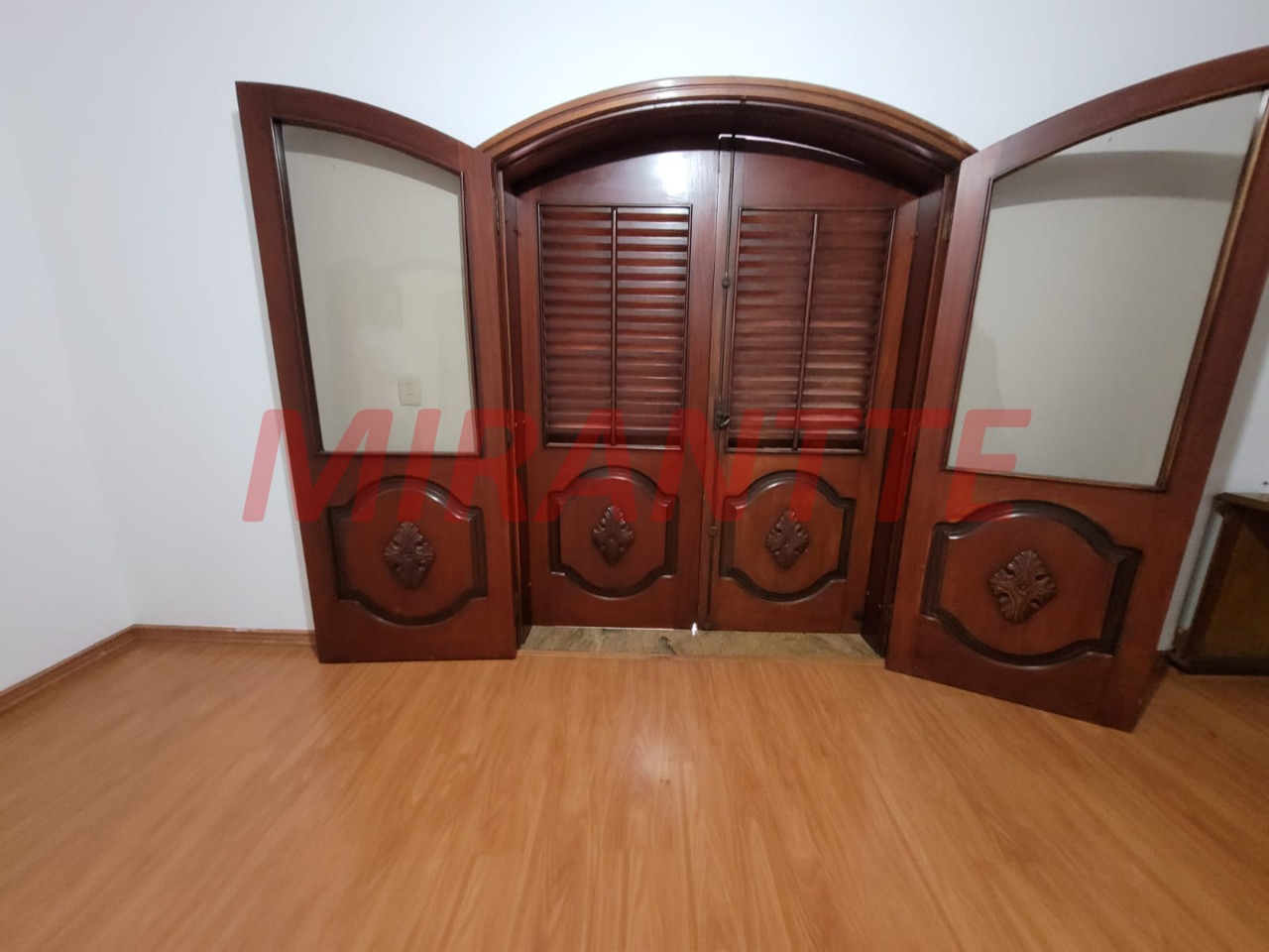 Sobrado de 468m² com 4 quartos em Jardim São Bento