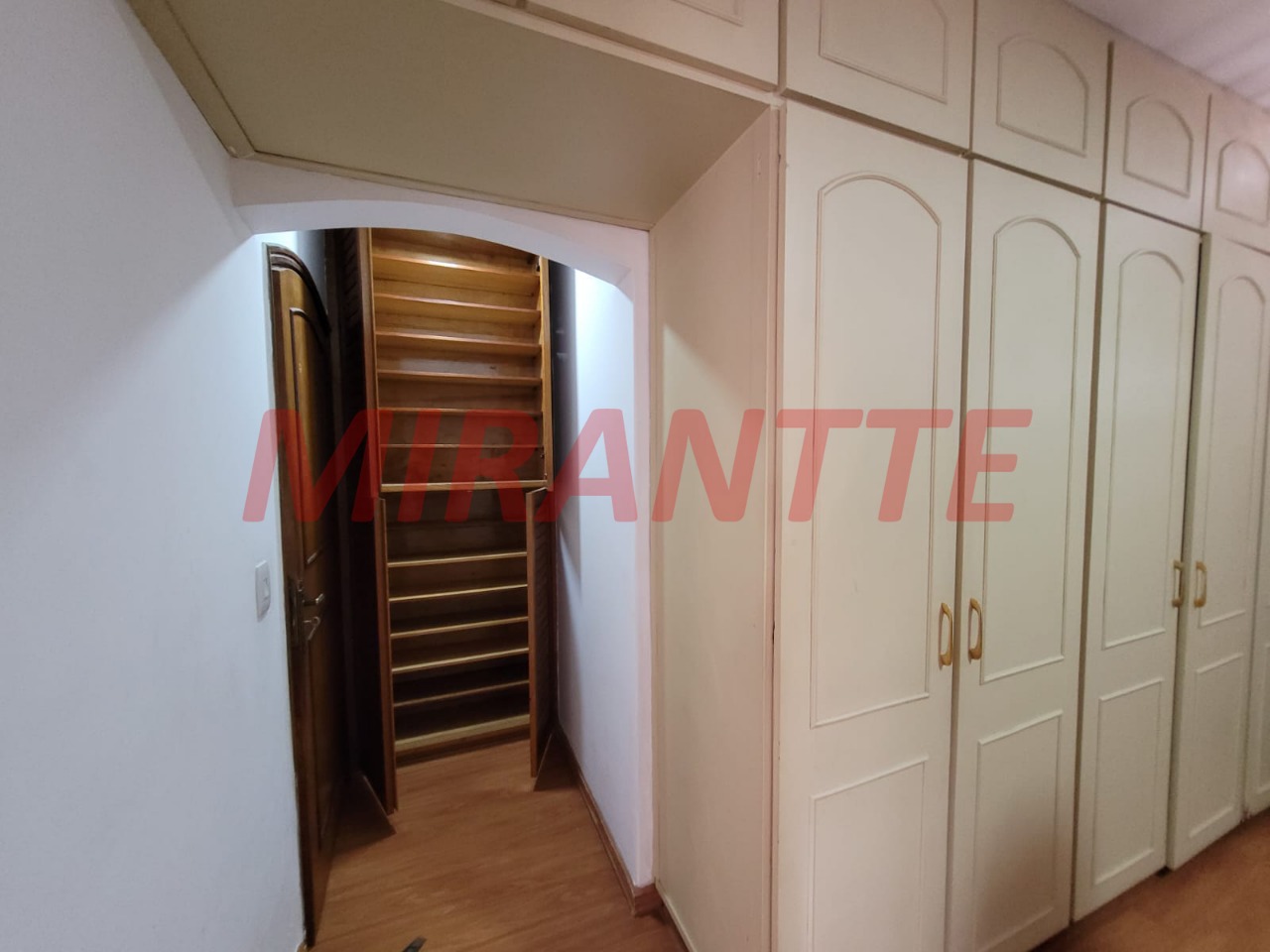 Sobrado de 468m² com 4 quartos em Jardim São Bento