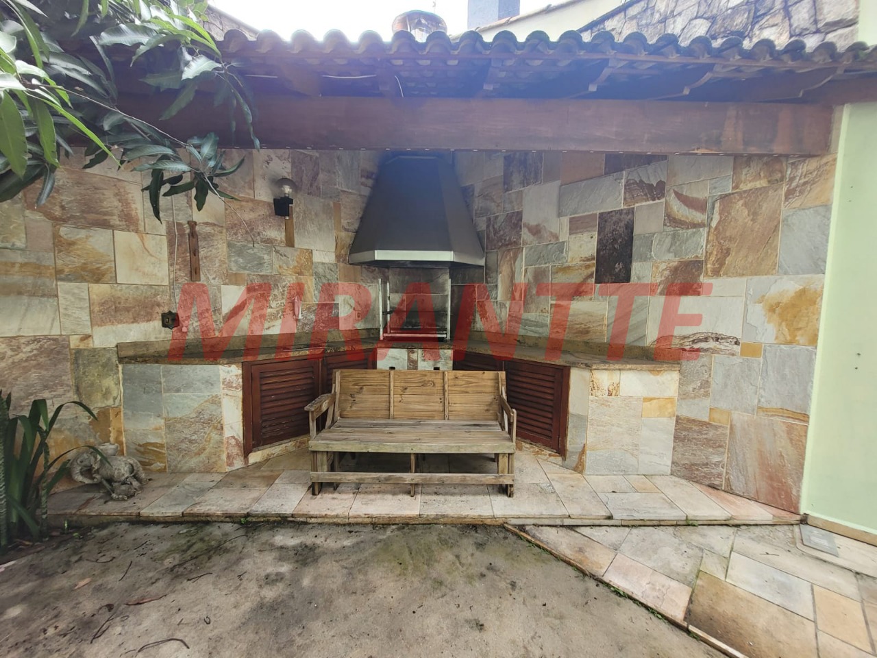Sobrado de 468m² com 4 quartos em Jardim São Bento