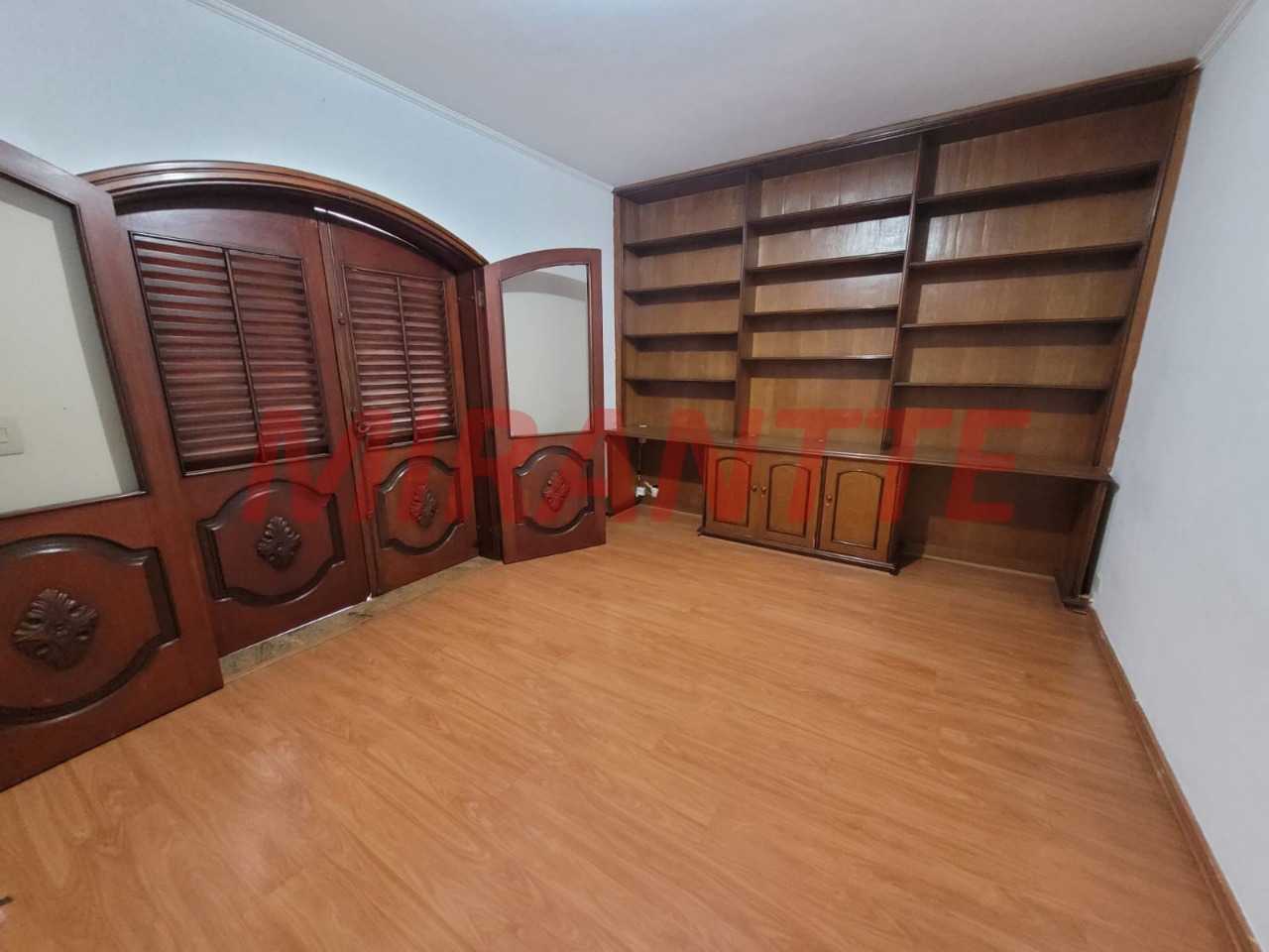 Sobrado de 468m² com 4 quartos em Jardim São Bento
