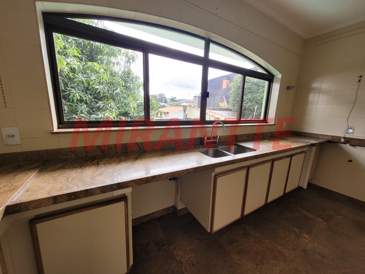 Sobrado de 468m² com 4 quartos em Jardim São Bento