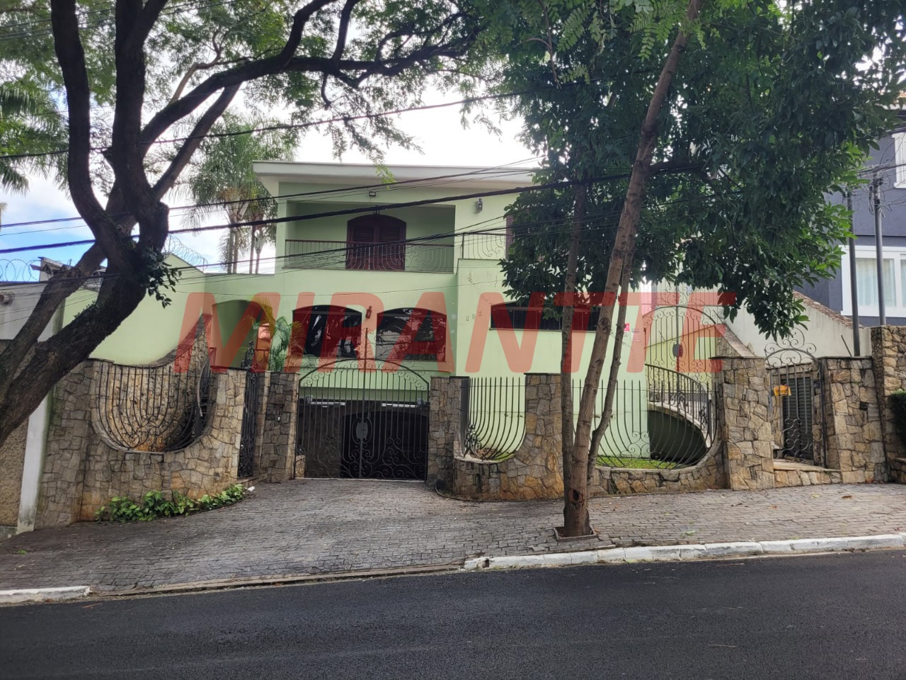 Sobrado de 468m² com 4 quartos em Jardim São Bento