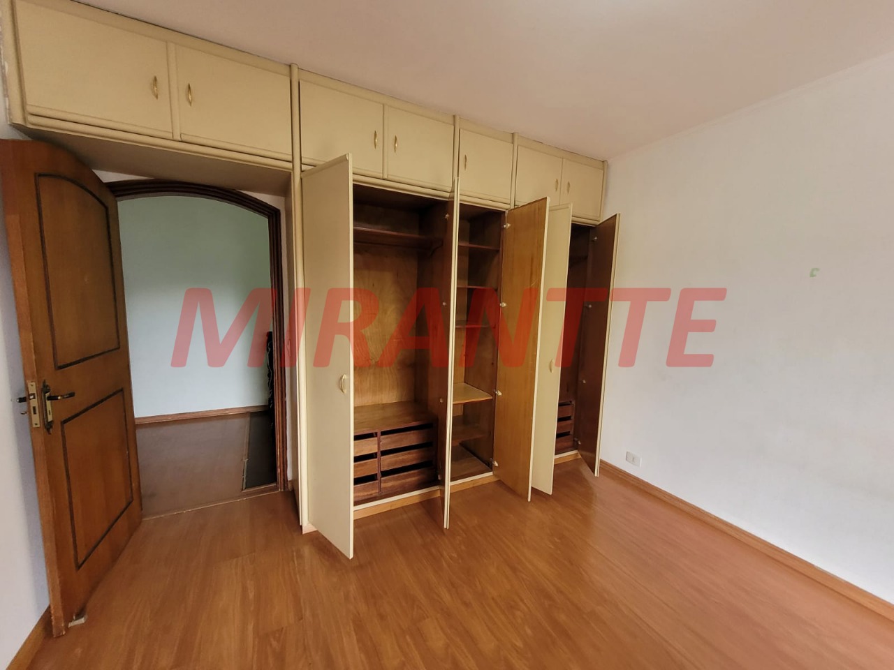 Sobrado de 468m² com 4 quartos em Jardim São Bento