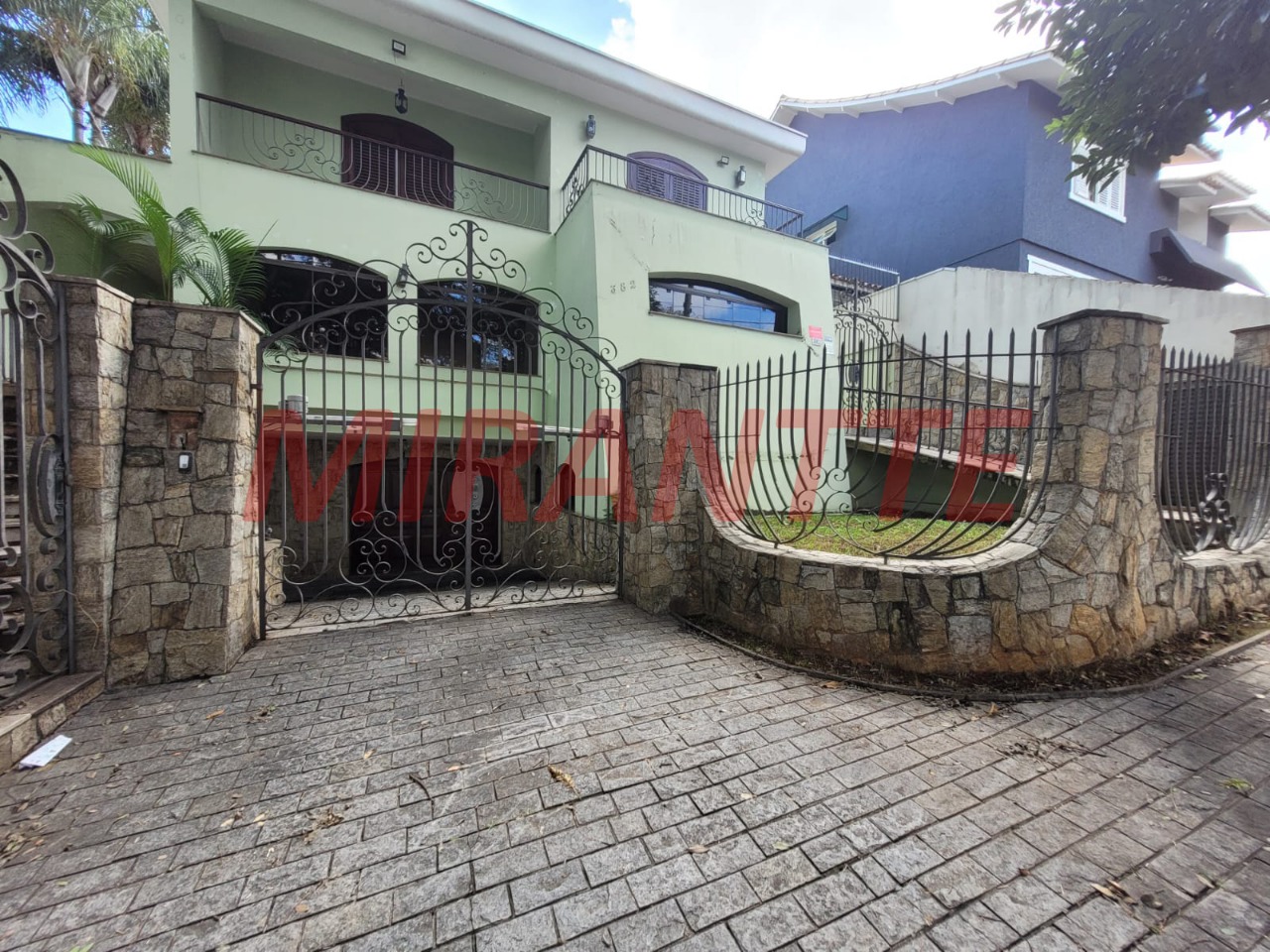 Sobrado de 468m² com 4 quartos em Jardim São Bento