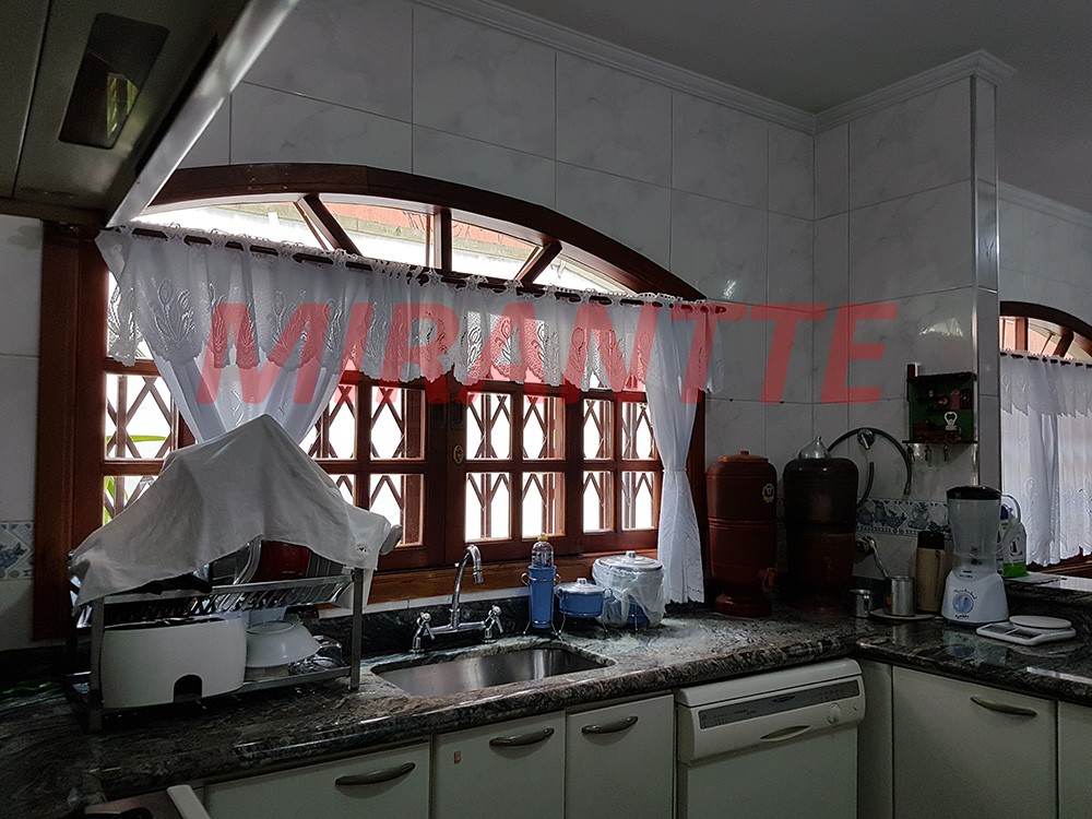 Sobrado de 210m² com 3 quartos em Parada Inglesa