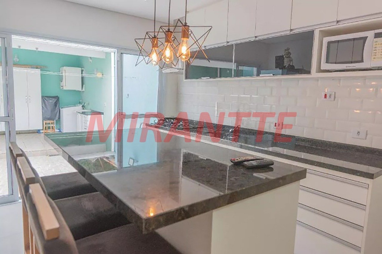 Sobrado de 230m² com 3 quartos em Vila Ester