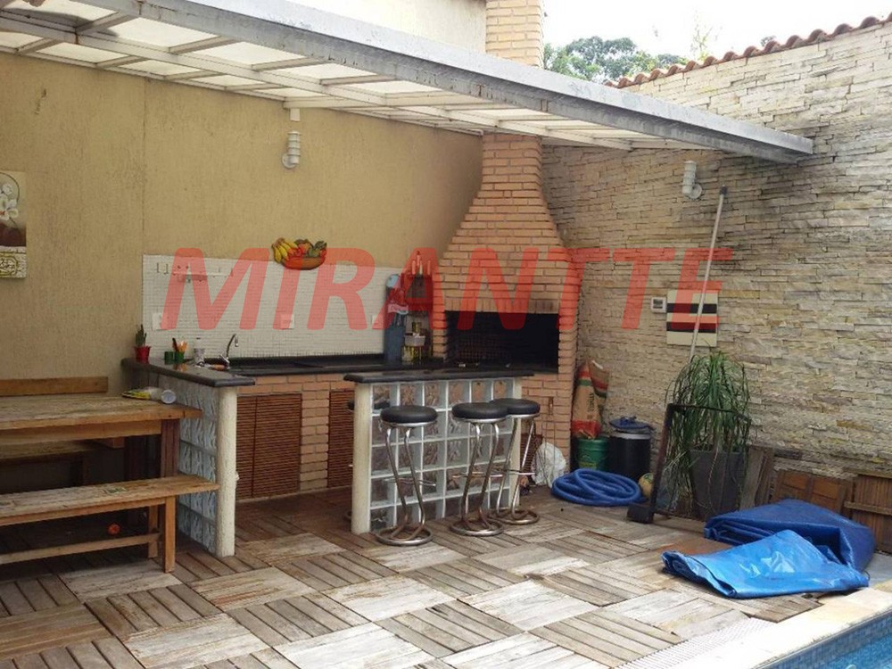 Sobrado de 258m² com 4 quartos em Jordanopolis