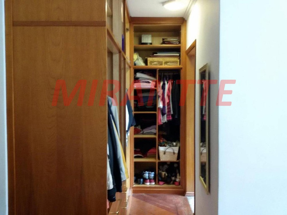 Sobrado de 258m² com 4 quartos em Jordanopolis