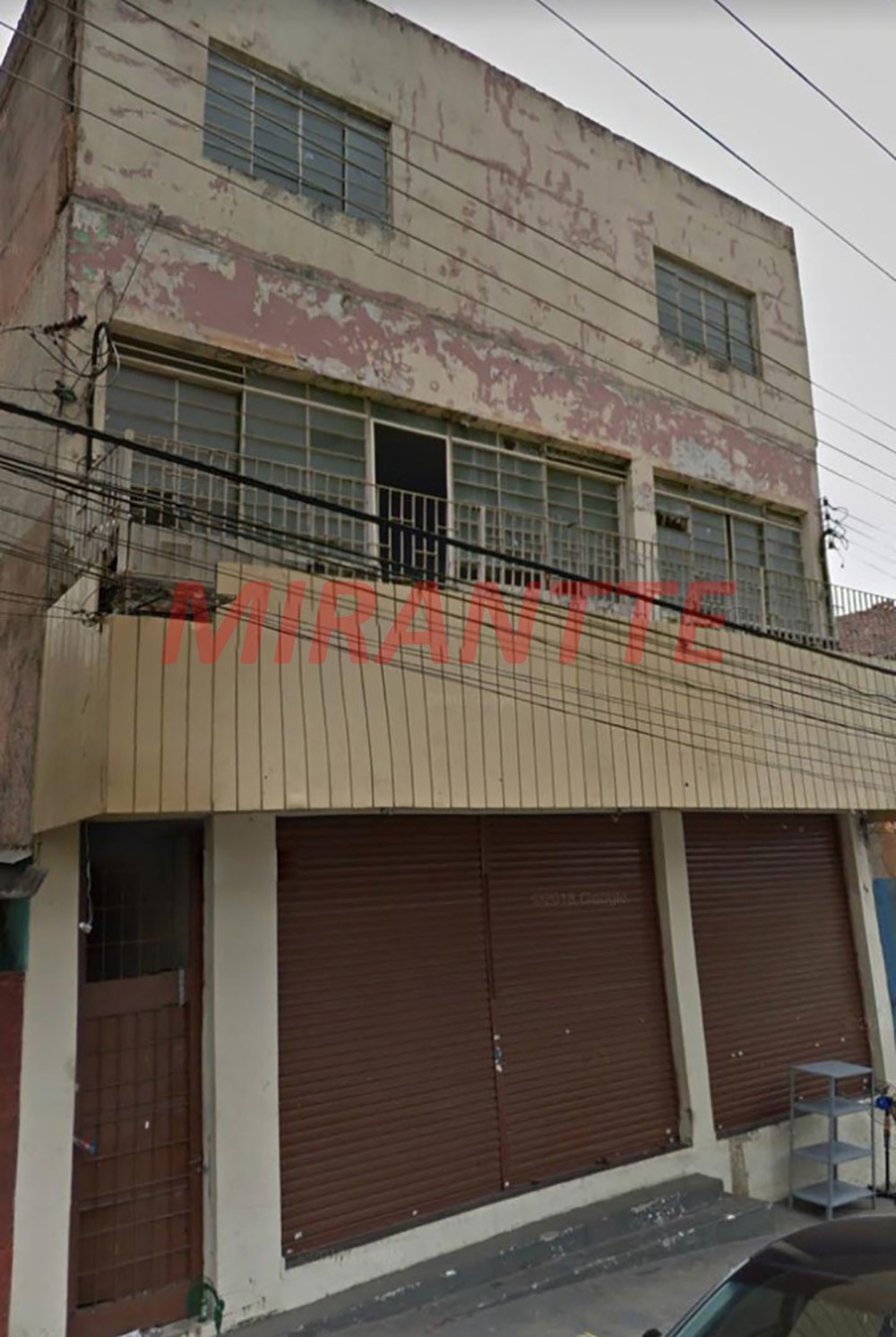 Comercial de 725m² em Parque Peruche