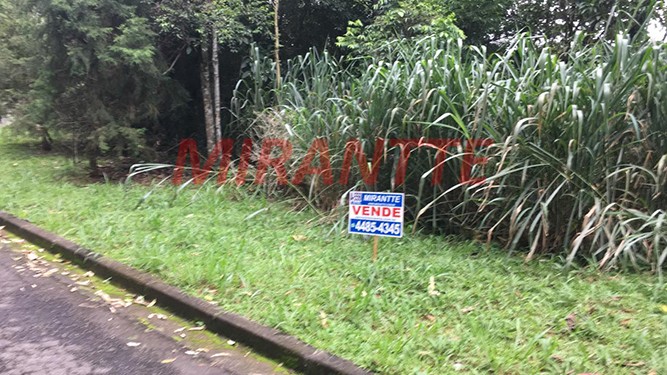 Terreno de 685m² em Serra Da Cantareira