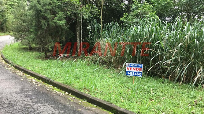 Terreno de 685m² em Serra Da Cantareira