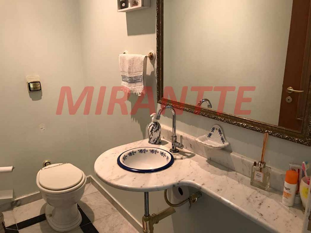 Sobrado de 750m² com 5 quartos em Serra Da Cantareira