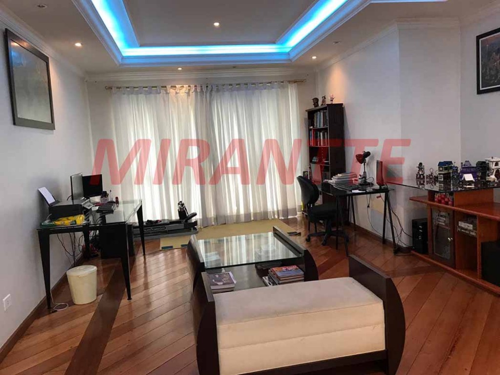 Sobrado de 750m² com 5 quartos em Serra Da Cantareira