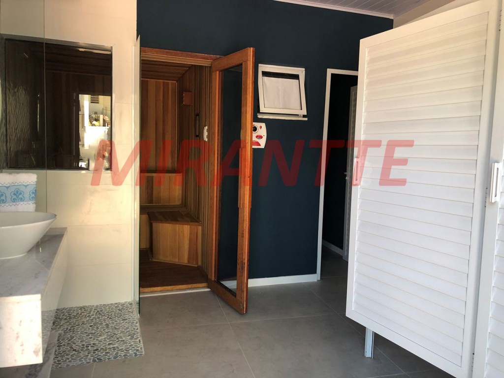 Sobrado de 750m² com 5 quartos em Serra Da Cantareira