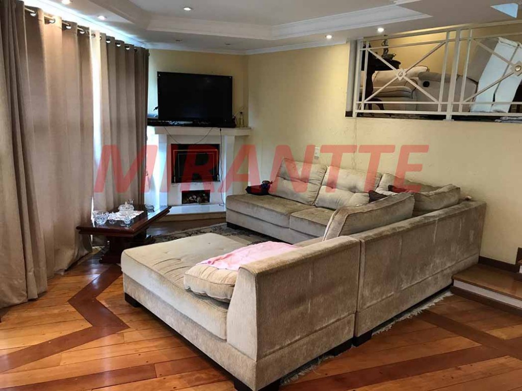 Sobrado de 750m² com 5 quartos em Serra Da Cantareira