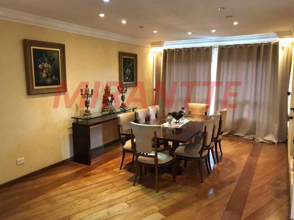 Sobrado de 750m² com 5 quartos em Serra Da Cantareira
