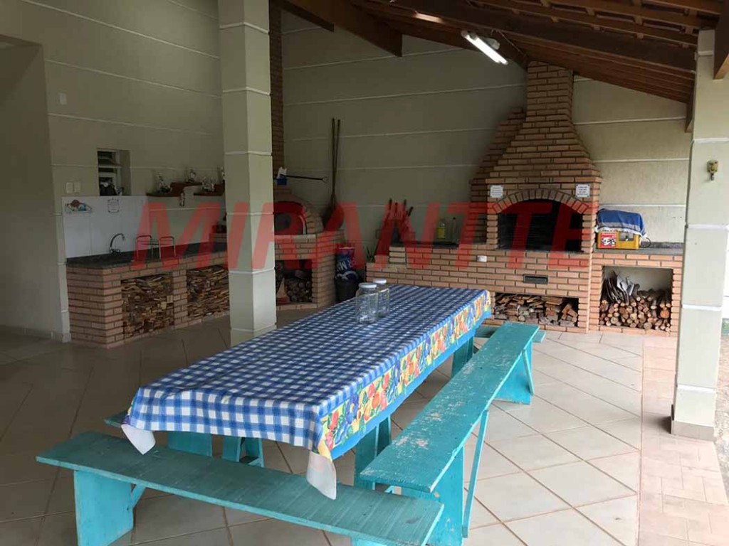 Sobrado de 750m² com 5 quartos em Serra Da Cantareira