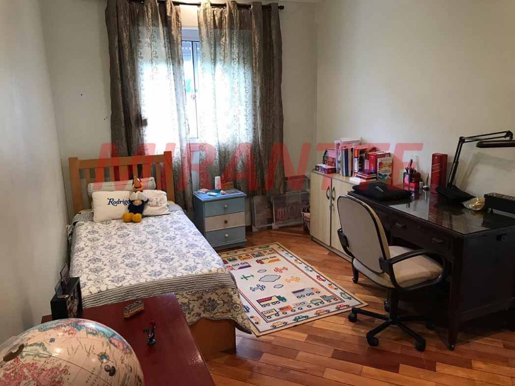 Sobrado de 750m² com 5 quartos em Serra Da Cantareira
