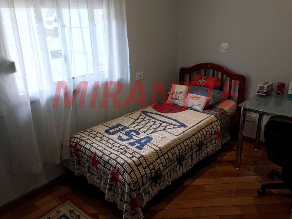Sobrado de 750m² com 5 quartos em Serra Da Cantareira
