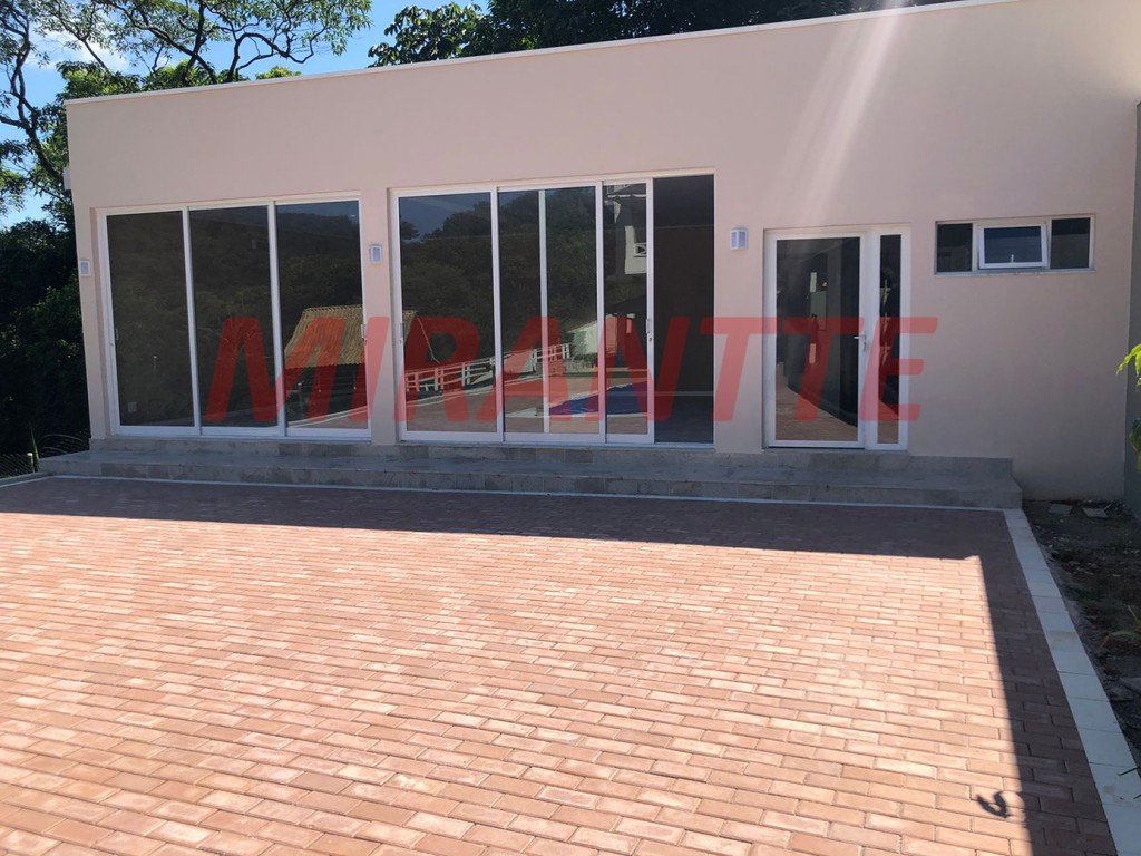 Sobrado de 750m² com 5 quartos em Serra Da Cantareira