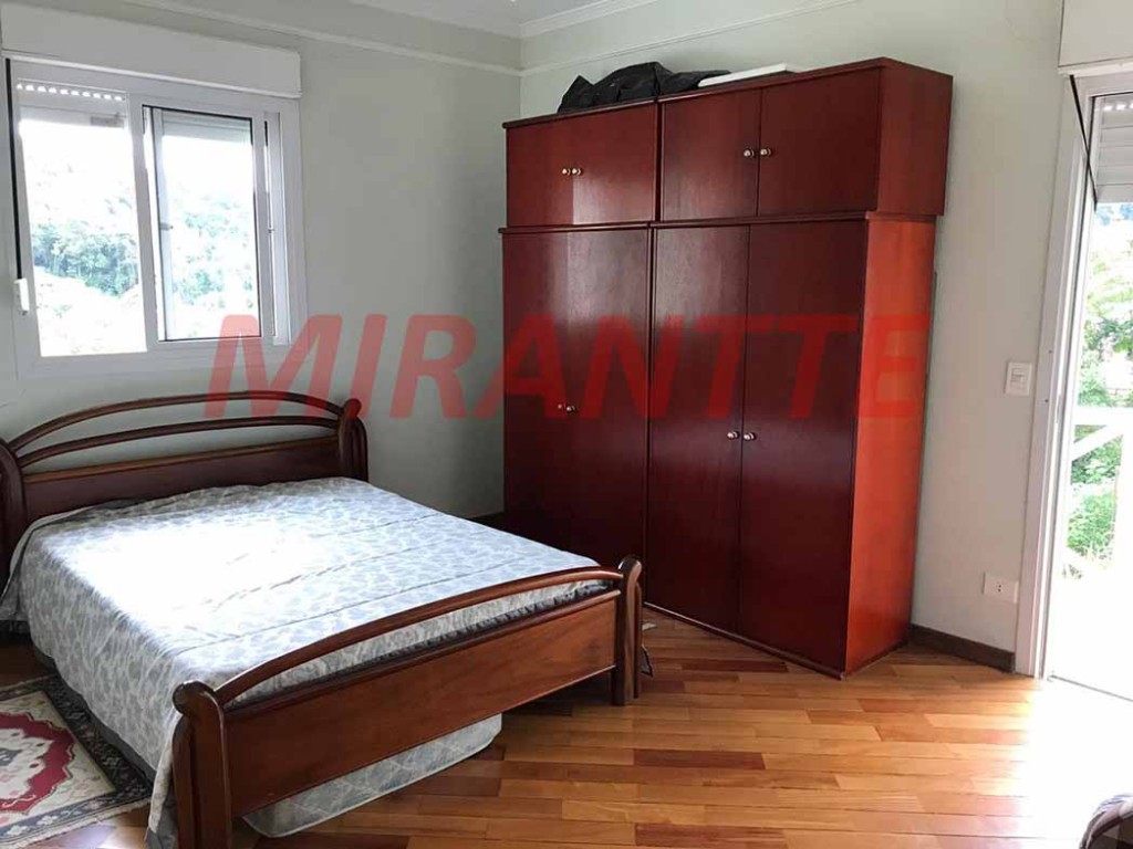 Sobrado de 750m² com 5 quartos em Serra Da Cantareira