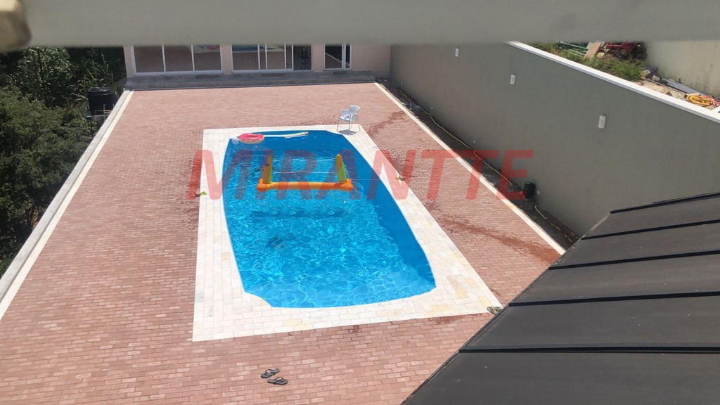 Sobrado de 750m² com 5 quartos em Serra Da Cantareira