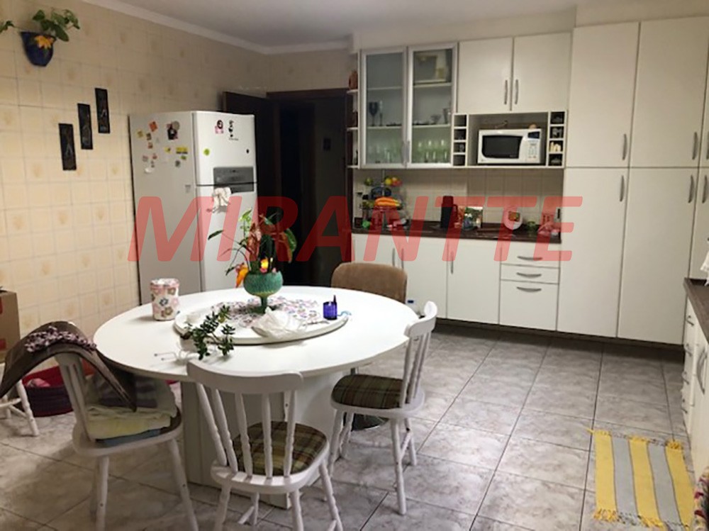 Casa terrea de 140m² com 5 quartos em Santana