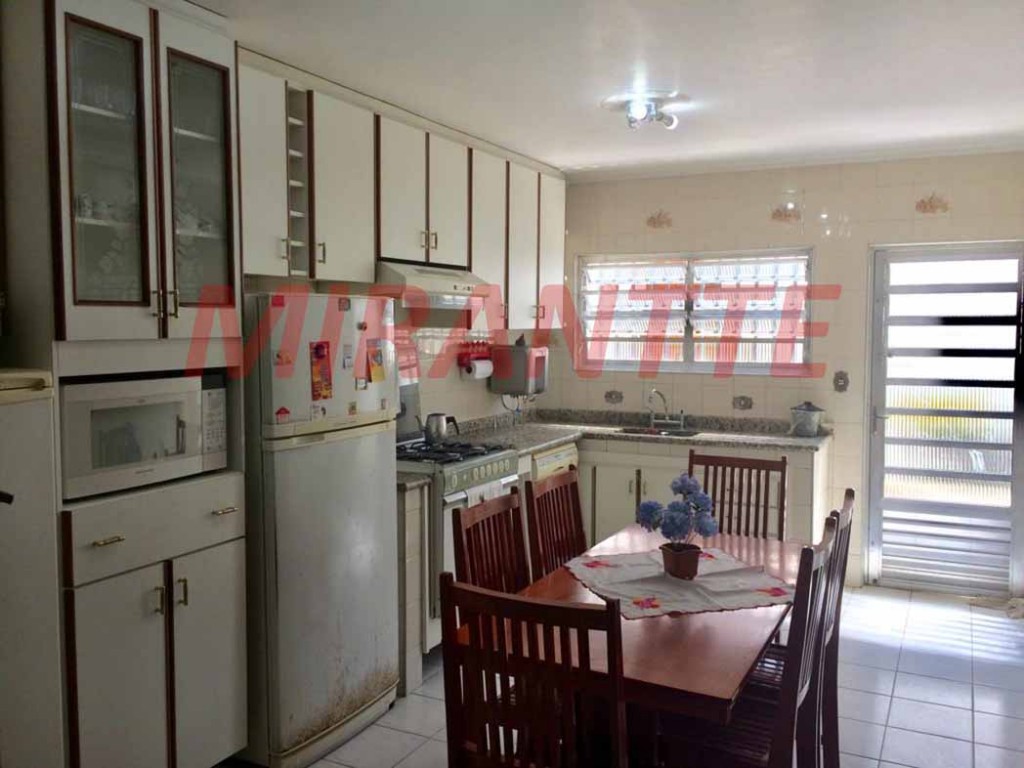 Sobrado de 200m² com 4 quartos em Imirim