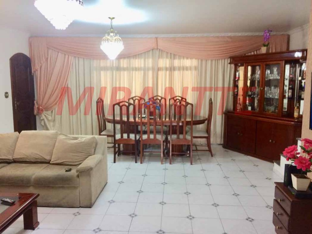 Sobrado de 200m² com 4 quartos em Imirim