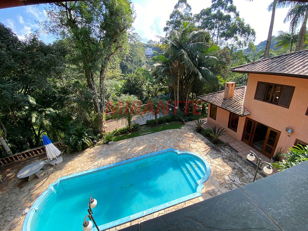 Sobrado de 680m² com 4 quartos em Serra da Cantareira