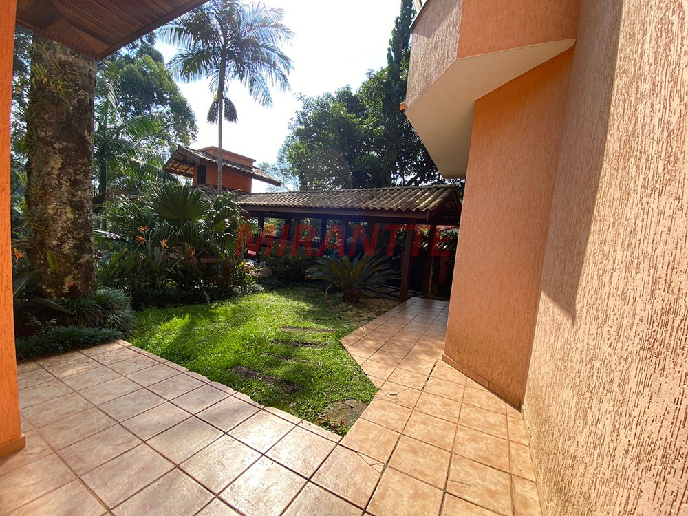 Sobrado de 680m² com 4 quartos em Serra da Cantareira