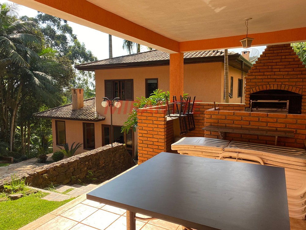 Sobrado de 680m² com 4 quartos em Serra da Cantareira