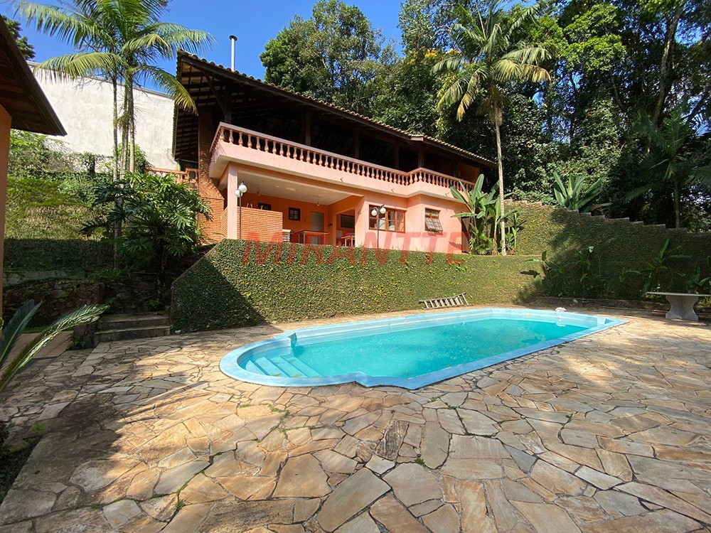 Sobrado de 680m² com 4 quartos em Serra da Cantareira