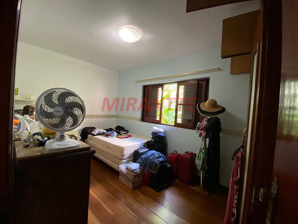 Sobrado de 680m² com 4 quartos em Serra da Cantareira