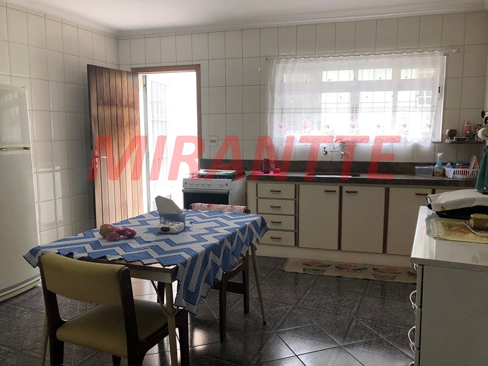 Sobrado de 97m² com 3 quartos em Água Fria