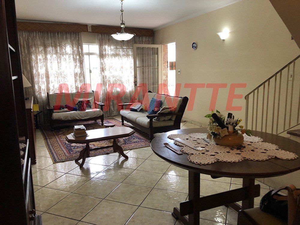 Sobrado de 97m² com 3 quartos em Água Fria