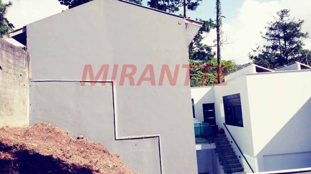Terreno de 697m² em Serra Da Cantareira