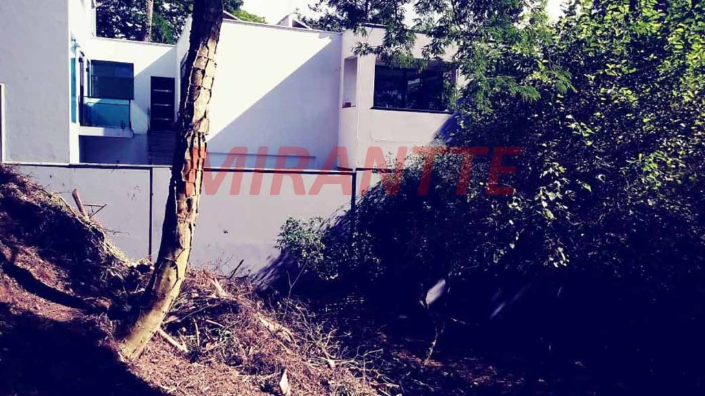 Terreno de 697m² em Serra Da Cantareira