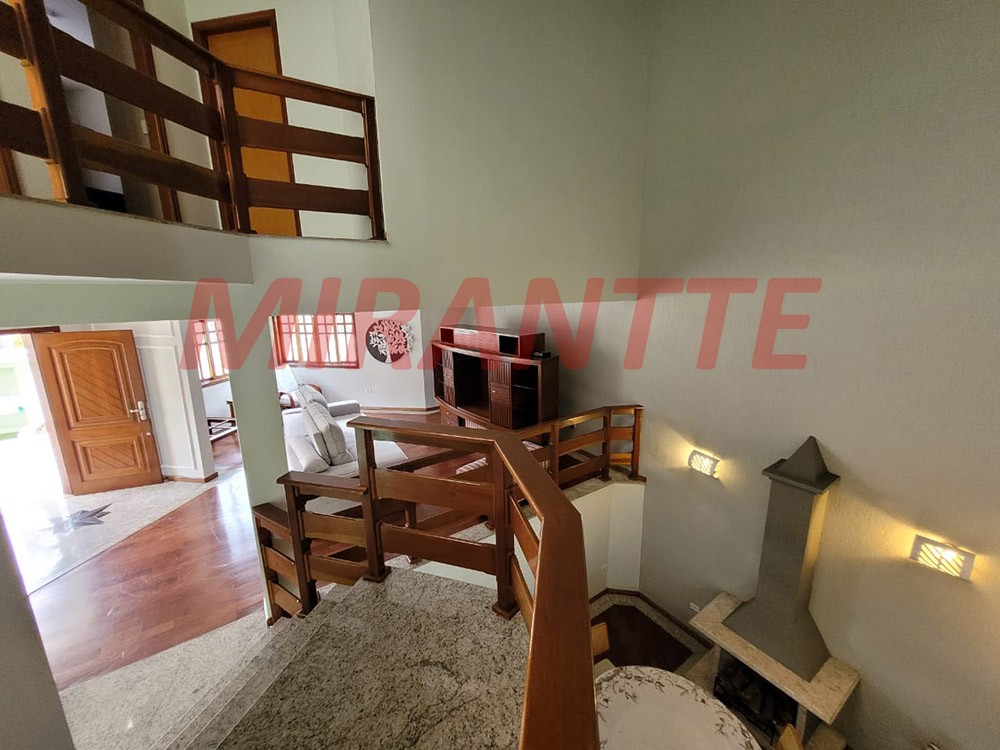 Sobrado de 382m² com 4 quartos em Jardim Virginia Bianca