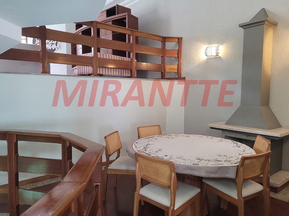 Sobrado de 382m² com 4 quartos em Jardim Virginia Bianca