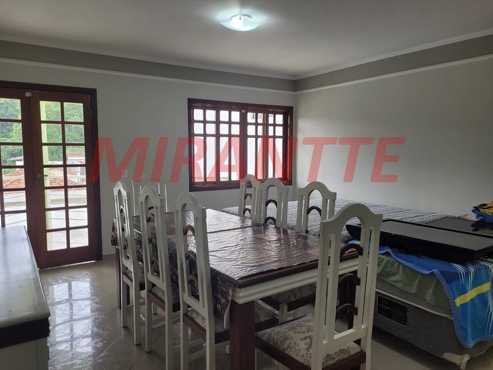 Sobrado de 382m² com 4 quartos em Jardim Virginia Bianca