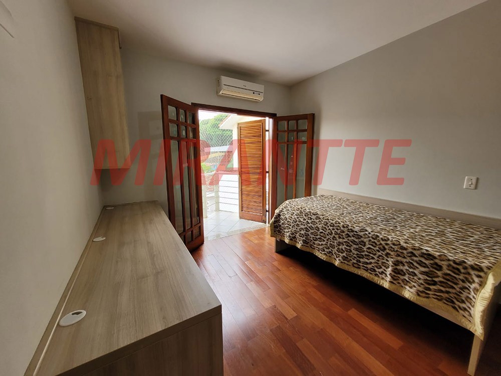 Sobrado de 382m² com 4 quartos em Jardim Virginia Bianca
