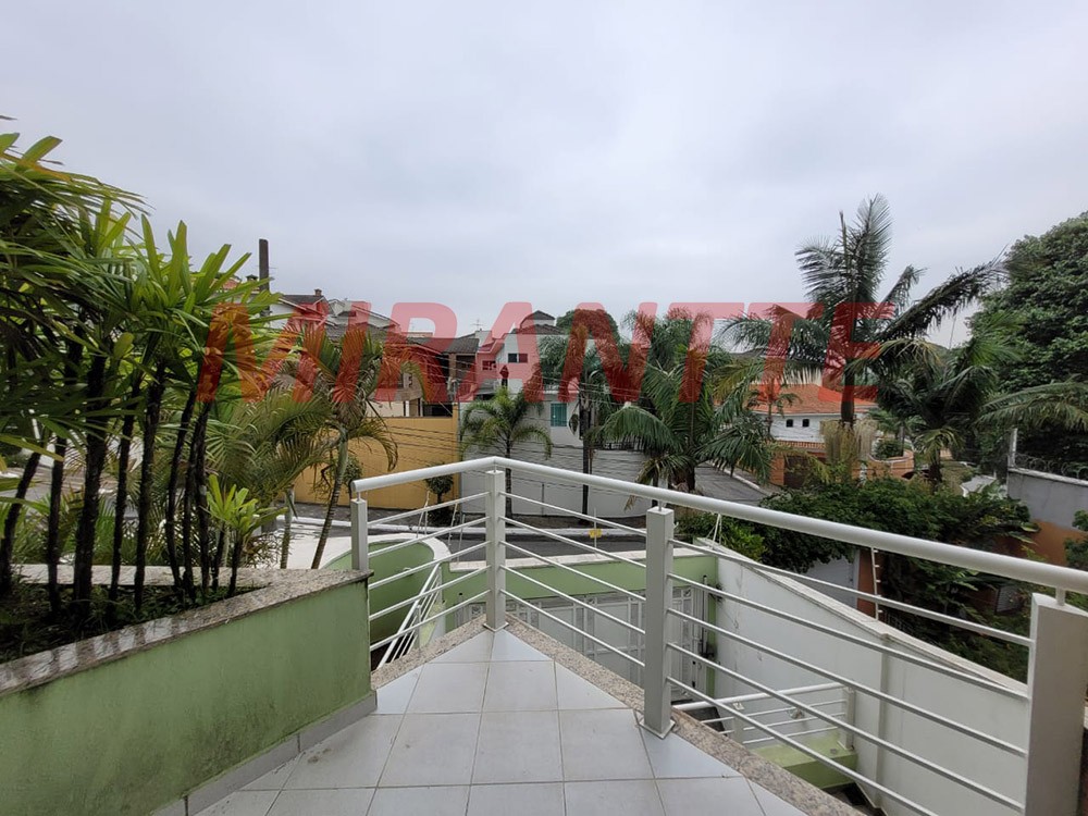 Sobrado de 382m² com 4 quartos em Jardim Virginia Bianca