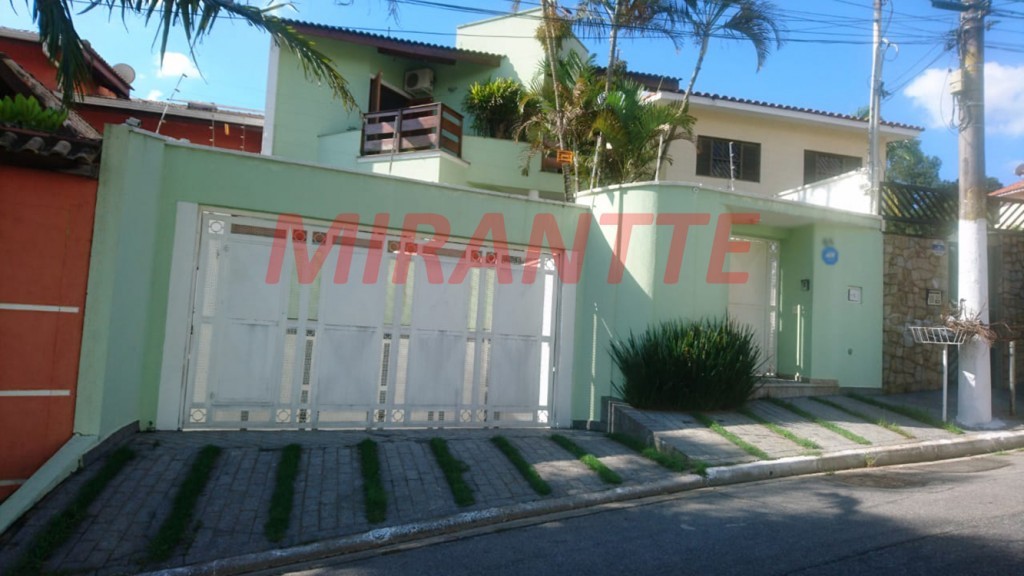 Sobrado de 382m² com 4 quartos em Jardim Virginia Bianca