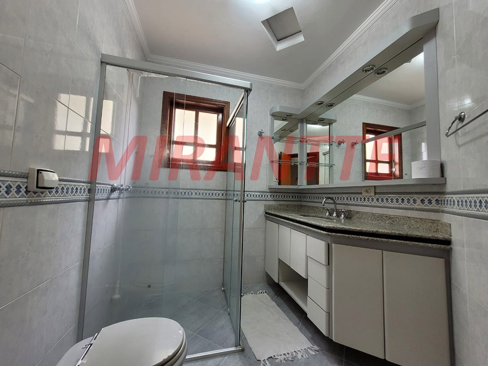 Sobrado de 382m² com 4 quartos em Jardim Virginia Bianca