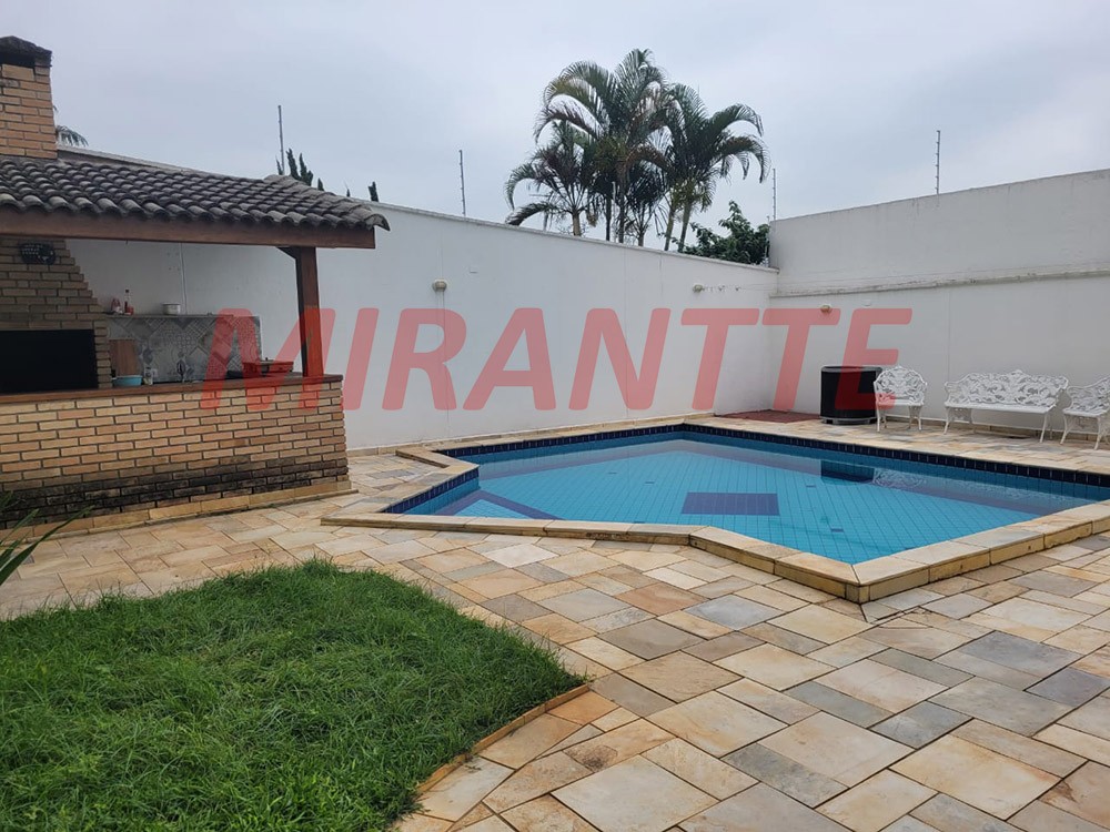 Sobrado de 382m² com 4 quartos em Jardim Virginia Bianca