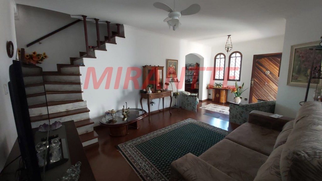 Sobrado de 260m² com 3 quartos em Limão