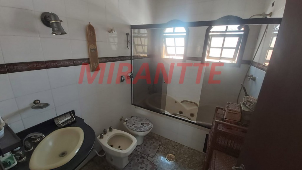 Sobrado de 260m² com 3 quartos em Limão